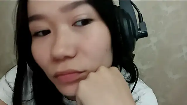 Snapshot of YukiShaapan chatting on October 6, 10:45 am YukiShaapan online show from October 6, 10:45 am