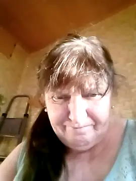 Apeesynka55211 online show from May 6, 3:13 am