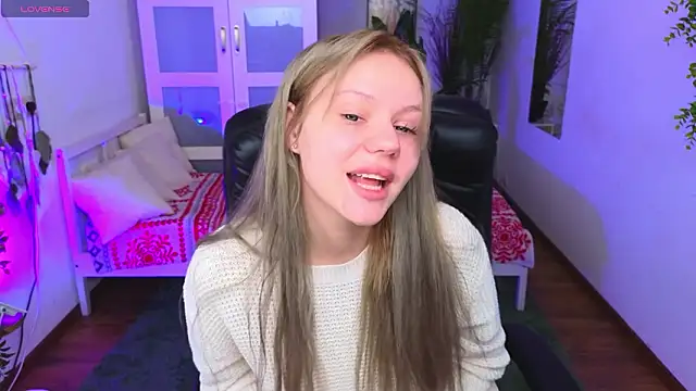 kitten murray  online show from February 6, 5:45 am