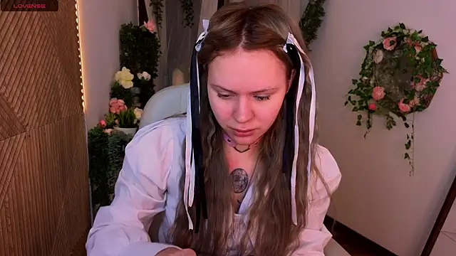 kitten murray  online show from February 9, 5:44 am