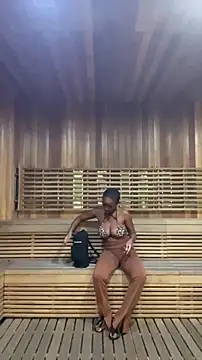 tia   fox online show from November 20, 1:44 pm