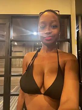 tia   fox online show from January 17, 12:43 pm