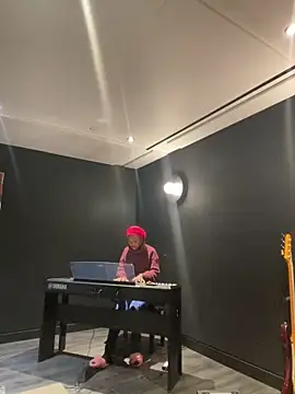 tia   fox online show from February 5, 1:21 am