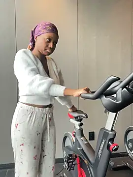 tia   fox online show from February 5, 4:00 pm