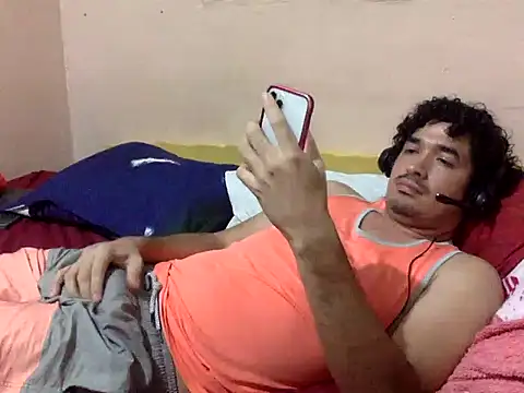 Snapshot of ThiagoDeseo chatting on September 30, 12:15 am ThiagoDeseo online show from September 30, 12:15 am