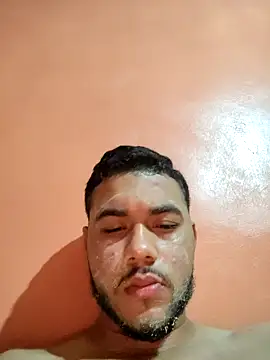 Snapshot of Julito1425 chatting on September 29, 5:01 am Julito1425 online show from September 29, 5:01 am