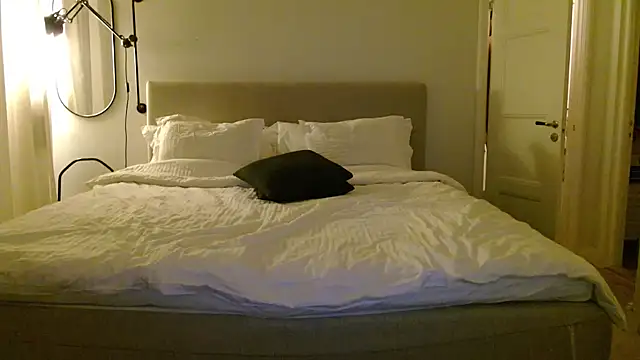 Snapshot of Italoalpha chatting on February 4, 8:36 pm Italoalpha online show from February 4, 8:36 pm