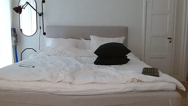 Snapshot of Italoalpha chatting on March 23, 8:51 am Italoalpha online show from March 23, 8:51 am