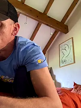 Snapshot of shorty-phat chatting on November 10, 9:52 am shorty-phat online show from November 10, 9:52 am