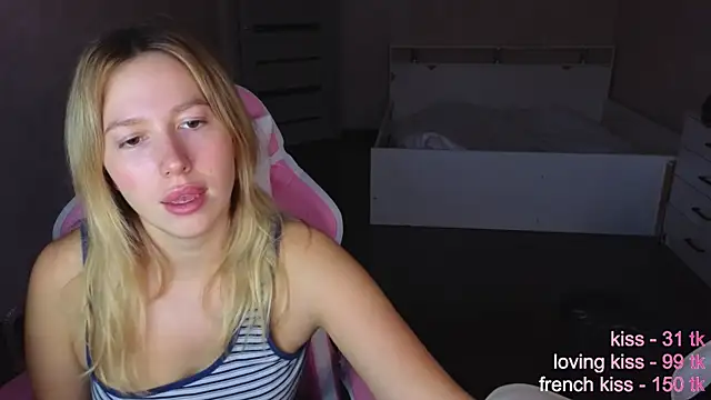 Snapshot of stefany_and_bettany chatting on October 23, 2:05 pm stefany and bettany online show from October 23, 2:05 pm