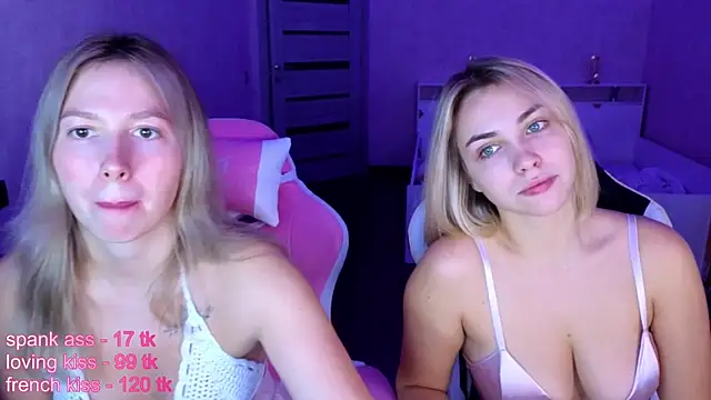 Snapshot of stefany_and_bettany chatting on October 26, 3:40 pm stefany and bettany online show from October 26, 3:40 pm