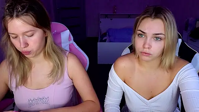 Snapshot of stefany_and_bettany chatting on November 3, 1:12 pm stefany and bettany online show from November 3, 1:12 pm