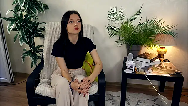 JanellHousen online show from October 7, 5:37 am