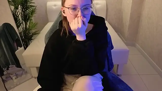 SirenaBlessing online show from December 22, 1:19 pm