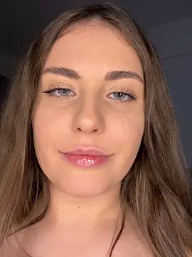 SelenaJenner online show from December 22, 5:04 am