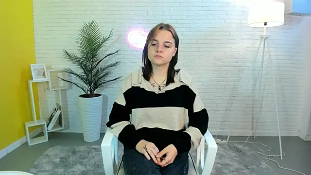 Snapshot of NinaArthurs chatting on September 30, 6:29 am NinaArthurs online show from September 30, 6:29 am
