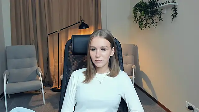 TienKnous online show from October 3, 2:58 pm