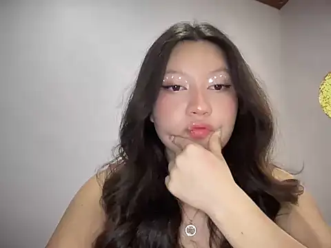 Snapshot of Rachel_James__ chatting on October 31, 4:02 am Rachel James   online show from October 31, 4:02 am