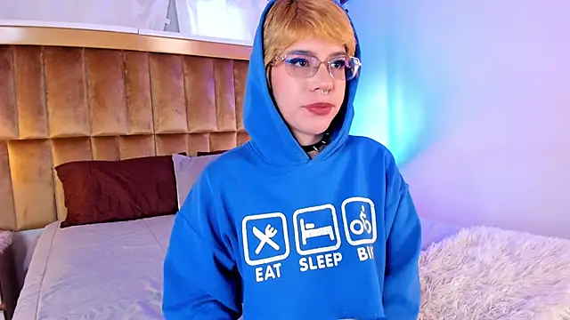 SamyShark online show from October 10, 12:59 pm