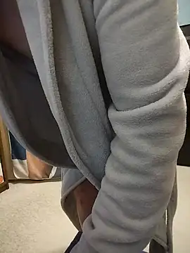 honzinka83 online show from February 7, 7:39 pm