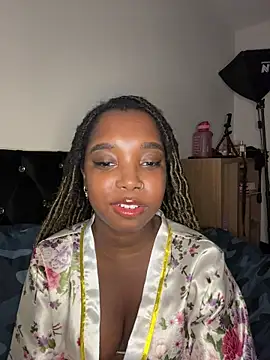 Snapshot of Lexi_Locs chatting on October 5, 9:13 pm Lexi Locs online show from October 5, 9:13 pm