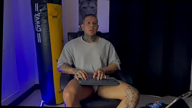 Snapshot of MAXIMO_VEGA chatting on October 8, 10:29 pm MAXIMO VEGA online show from October 8, 10:29 pm