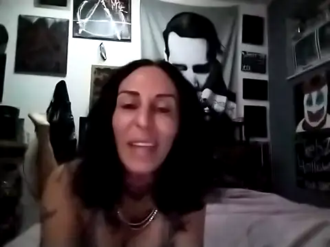 inkdhollow1 online show from October 19, 4:46 am