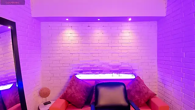 Snapshot of VenusCooper chatting on November 4, 7:24 pm VenusCooper online show from November 4, 7:24 pm