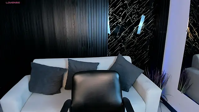 Snapshot of VenusCooper chatting on November 8, 6:40 pm VenusCooper online show from November 8, 6:40 pm