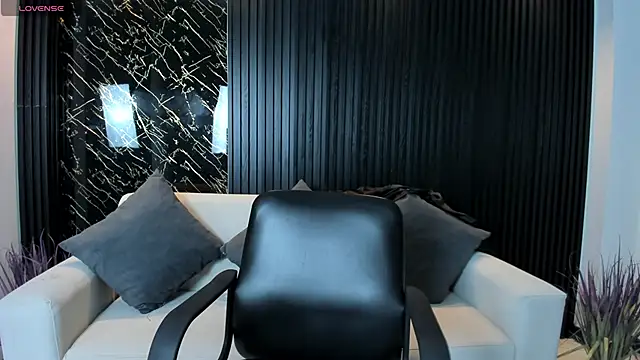 Snapshot of VenusCooper chatting on November 10, 6:51 pm VenusCooper online show from November 10, 6:51 pm