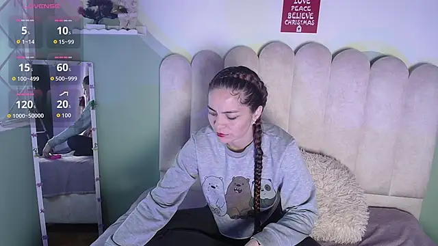 Snapshot of BiancaLuxx_ chatting on December 18, 11:27 am BiancaLuxx online show from December 18, 11:27 am