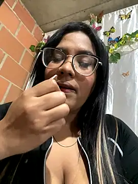 Snapshot of Mery_Sexx chatting on October 13, 3:39 am Mery Sexx online show from October 13, 3:39 am