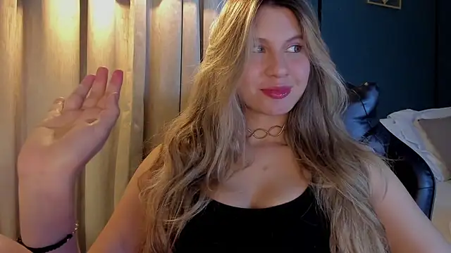 mia curry online show from May 20, 8:15 pm