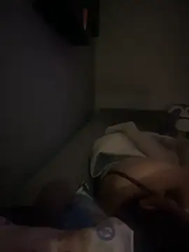 Snapshot of tompet2122 chatting on April 2, 10:51 pm tompet2122 online show from April 2, 10:51 pm