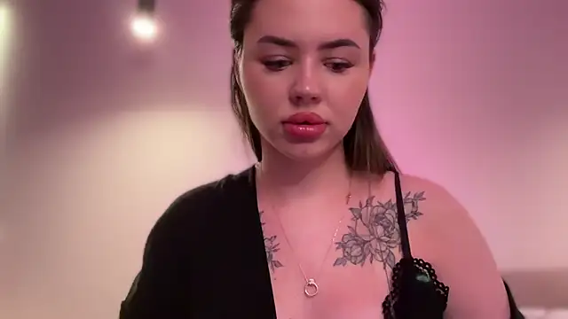 AlmaryKim online show from September 24, 8:01 pm