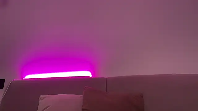 AlmaryKim online show from March 7, 8:17 pm