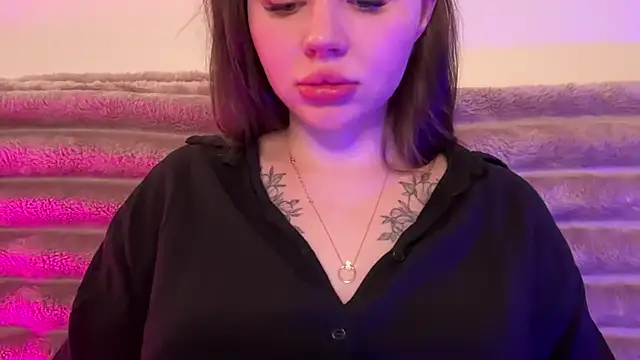 AlmaryKim online show from May 7, 8:03 pm