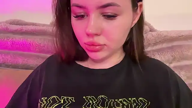 AlmaryKim online show from May 18, 7:31 pm