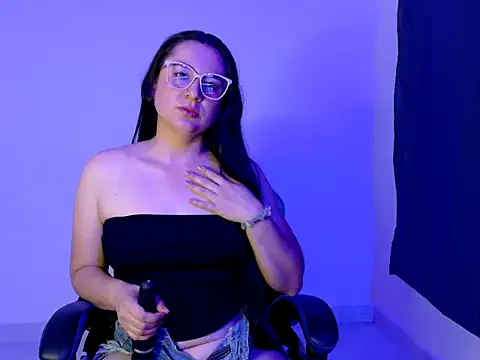 Snapshot of Dulce_fire chatting on October 5, 2:32 am Dulce fire online show from October 5, 2:32 am