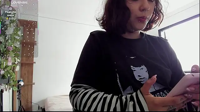 Snapshot of Kora_Red69 chatting on March 18, 1:36 pm Kora Red69 online show from March 18, 1:36 pm