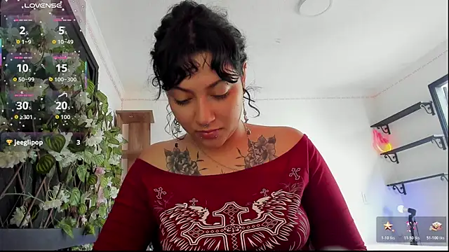Snapshot of Kora_Red69 chatting on March 31, 1:44 pm Kora Red69 online show from March 31, 1:44 pm