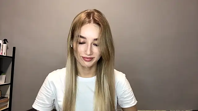 Snapshot of SweetCatherine chatting on September 30, 11:59 am SweetCatherine online show from September 30, 11:59 am