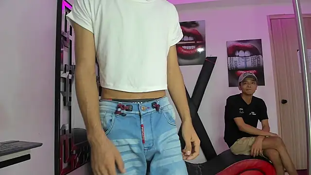 VERY HOT GUYS online show from November 28, 1:14 pm