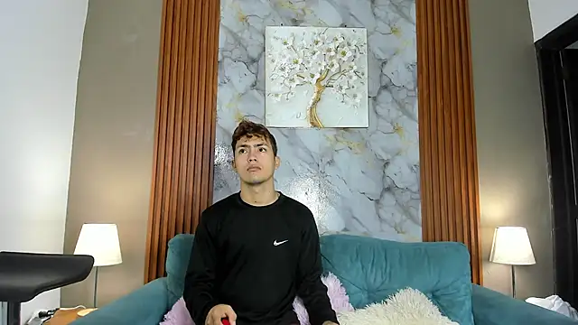 VERY HOT GUYS online show from March 13, 1:18 pm