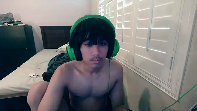 Snapshot of youngasianboy2007 chatting on October 11, 12:21 am youngasianboy2007 online show from October 11, 12:21 am