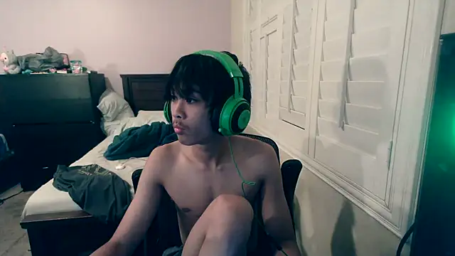 Snapshot of youngasianboy2007 chatting on October 14, 1:50 am youngasianboy2007 online show from October 14, 1:50 am