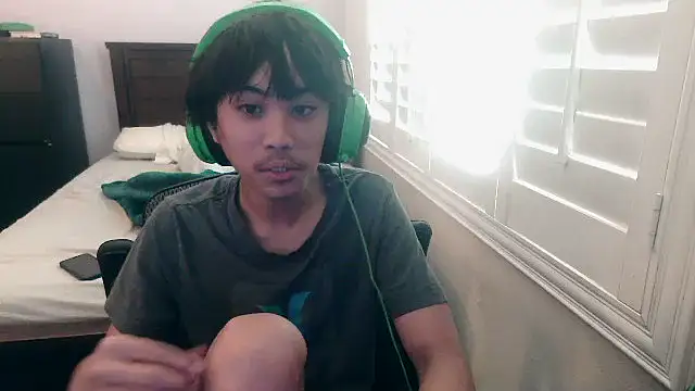 Snapshot of youngasianboy2007 chatting on October 18, 9:48 pm youngasianboy2007 online show from October 18, 9:48 pm