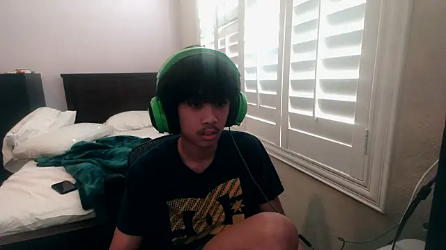 Snapshot of youngasianboy2007 chatting on November 11, 7:58 pm youngasianboy2007 online show from November 11, 7:58 pm