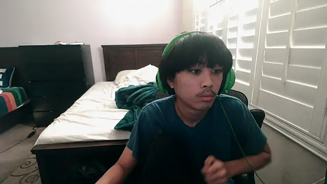 Snapshot of youngasianboy2007 chatting on December 16, 8:47 pm youngasianboy2007 online show from December 16, 8:47 pm