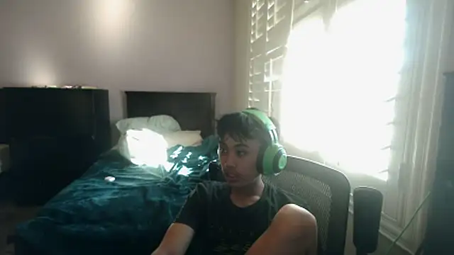 Snapshot of youngasianboy2007 chatting on February 4, 11:20 pm youngasianboy2007 online show from February 4, 11:20 pm